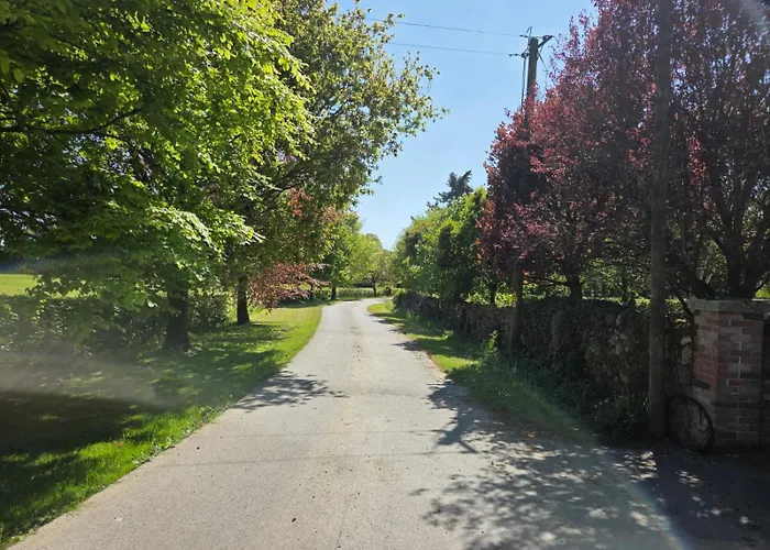 Farm House Cottage 펜션